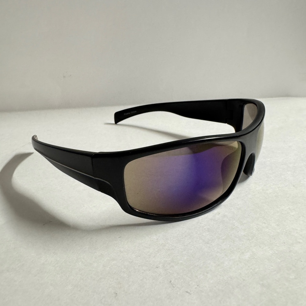 Black wrap Sunglasses with light Blue Purple Lenses